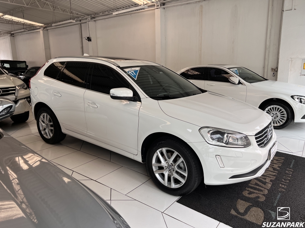 VOLVO XC60 D5 MOMENTUM AWD